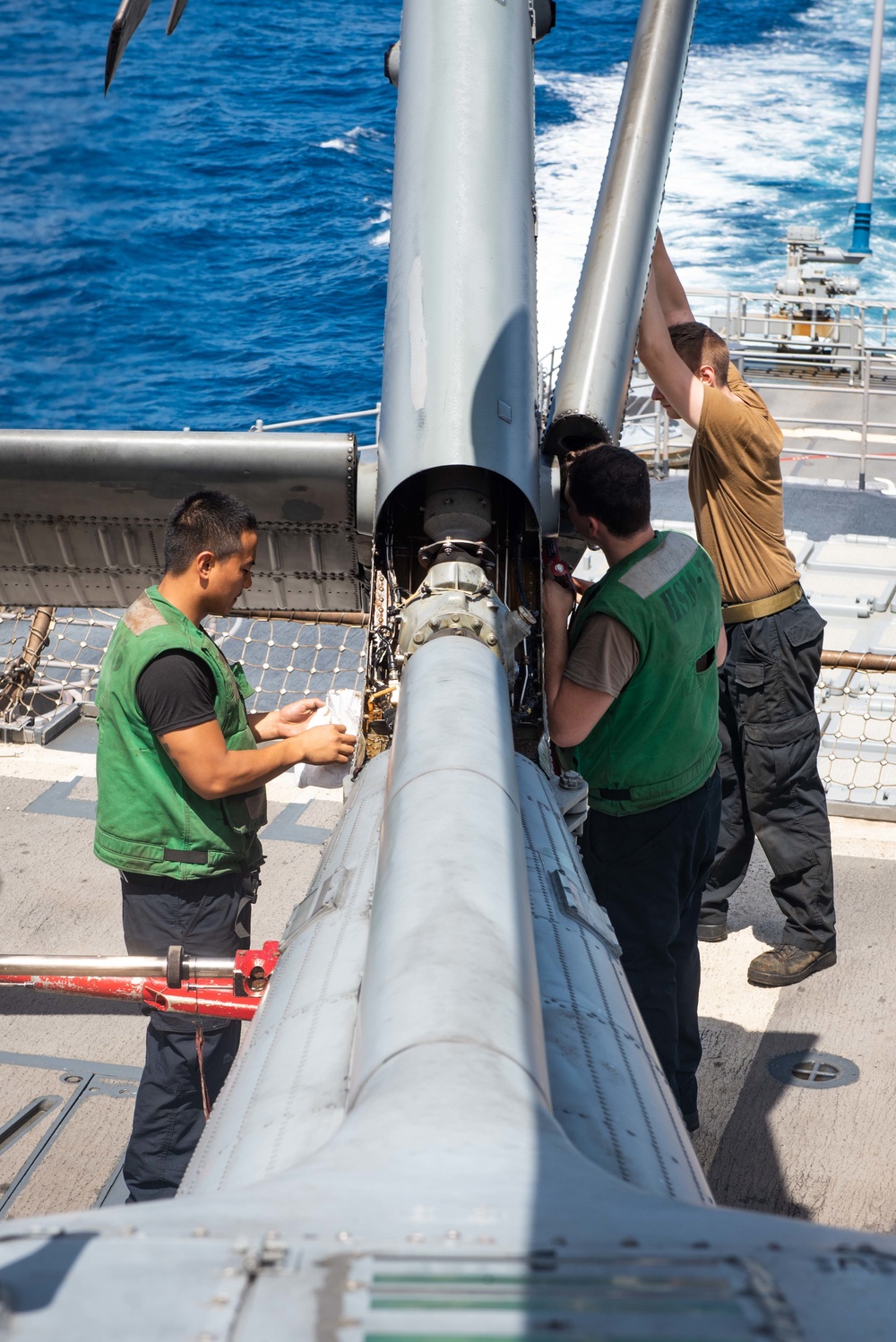 USS Bunker Hill (CG 52)