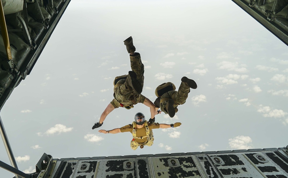 82nd Expeditionary Rescue Squadron performs HALO jump