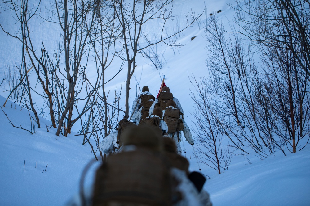 LE Bn Marines brave the cold