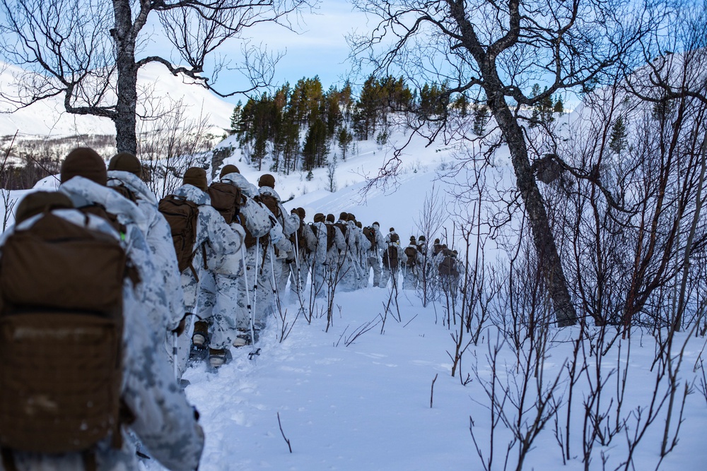 LE Bn Marines brave the cold