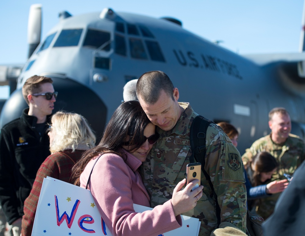 Welcome Home Airmen of the 133rd Airlift Wing