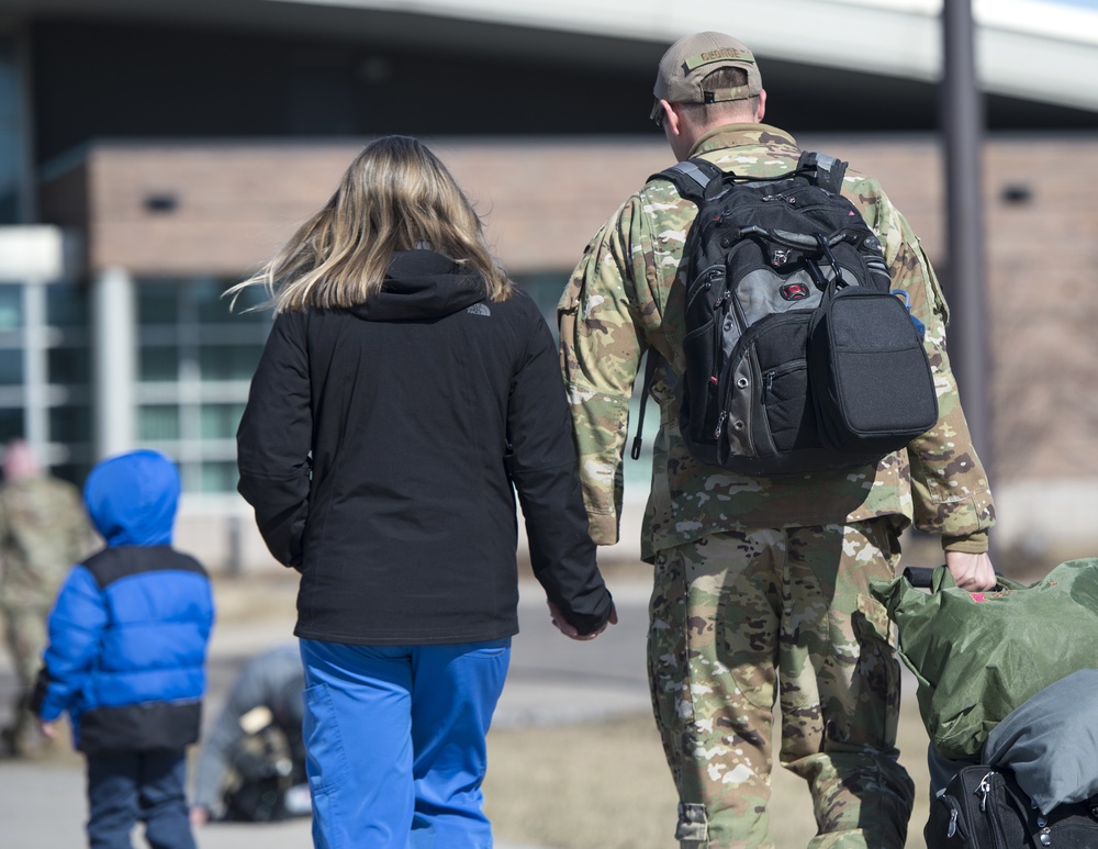 Welcome Home Airmen of the 133rd Airlift Wing