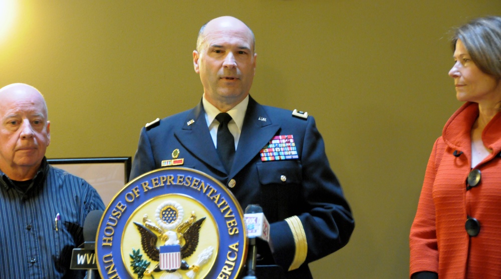 First Army DCG-S presents Prisoner of War Medal to veteran's family