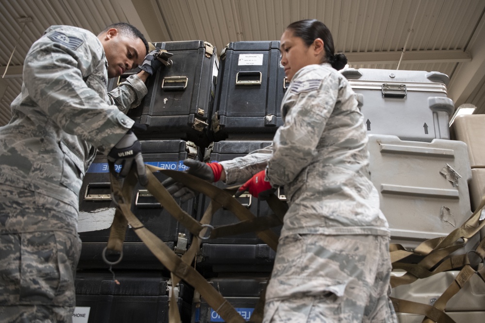 Airmen learn pallet build-up procedures