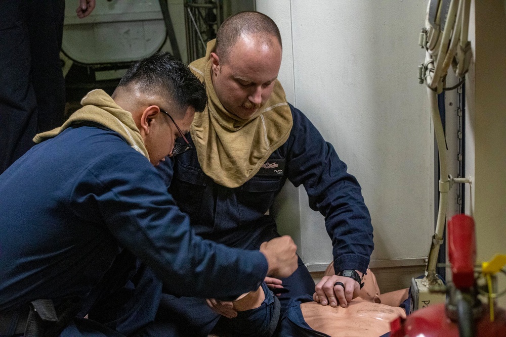 Sailors participate in Integrated training team drills