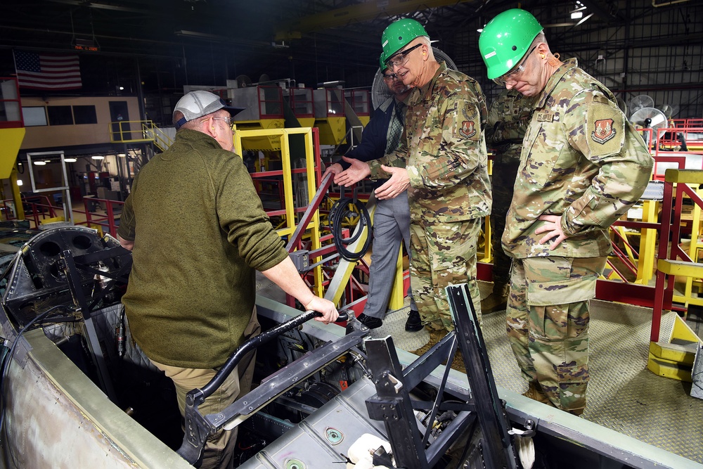 AFMC commander visits WR-ALC F-15 PDM
