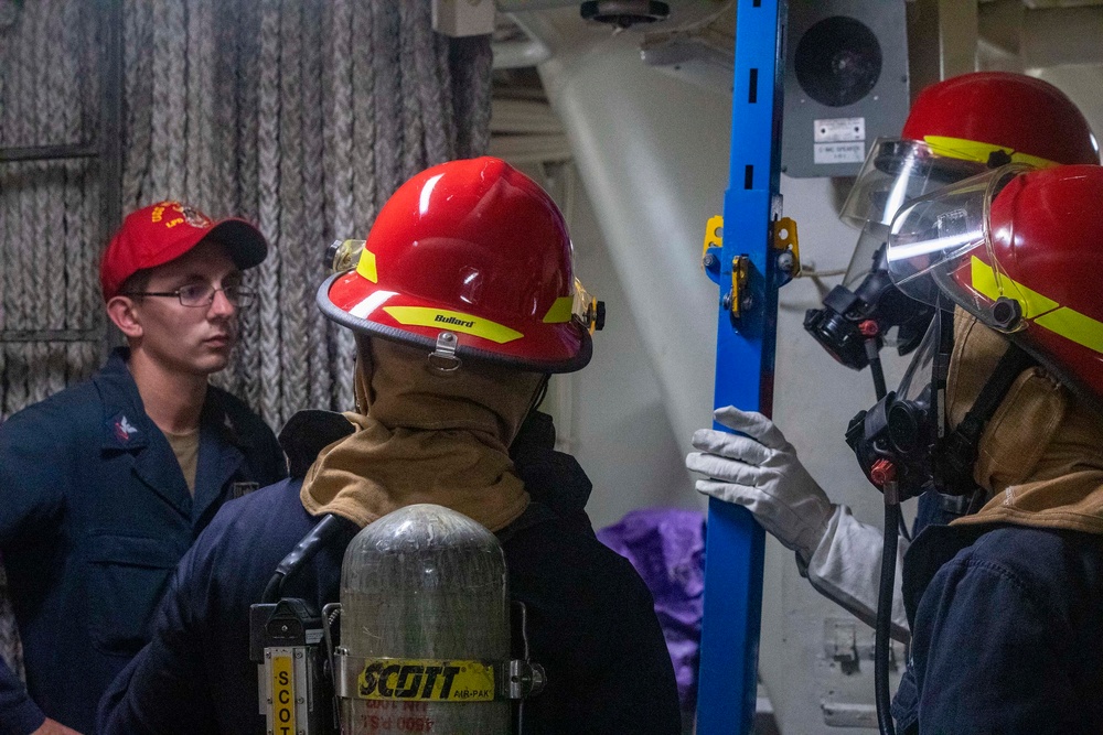 Sailors participate in Integrated training team drills