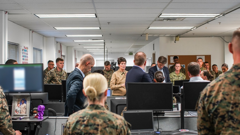 Lt. Gen. Loretta E. Reynolds Visits I MIG Headquarters