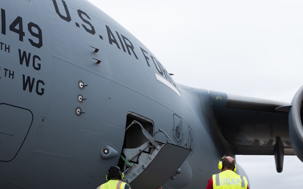 Small Detachment Provides Global Air Mobility in Australia