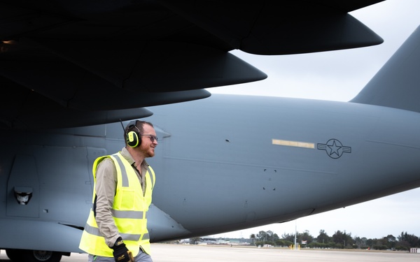 Small Detachment Provides Global Air Mobility in Australia