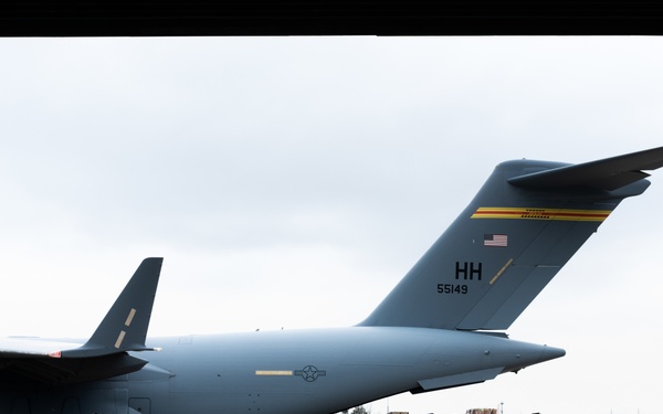 Small Detachment Provides Global Air Mobility in Australia