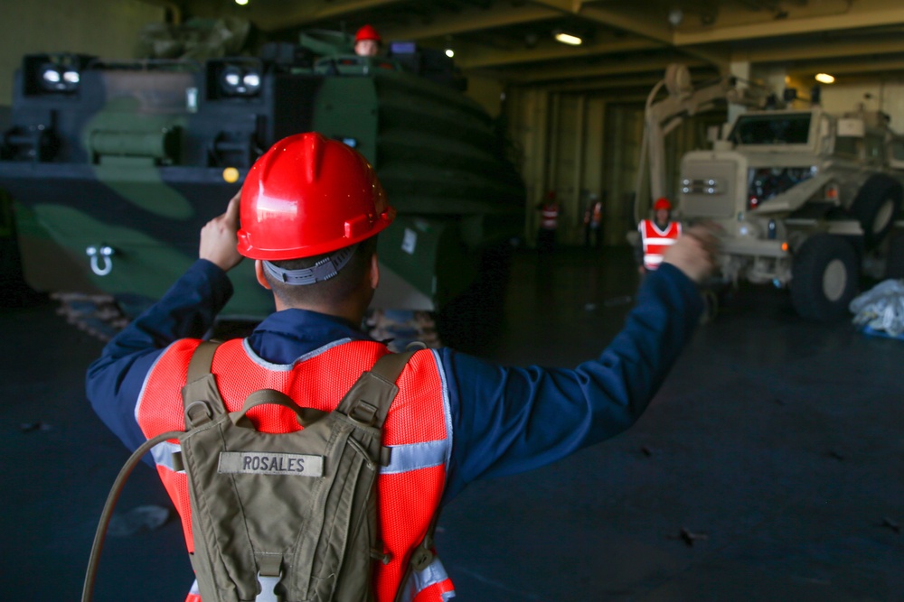 Walk The Plank | U.S. Marines better their Maritime Prepositioning Force skills