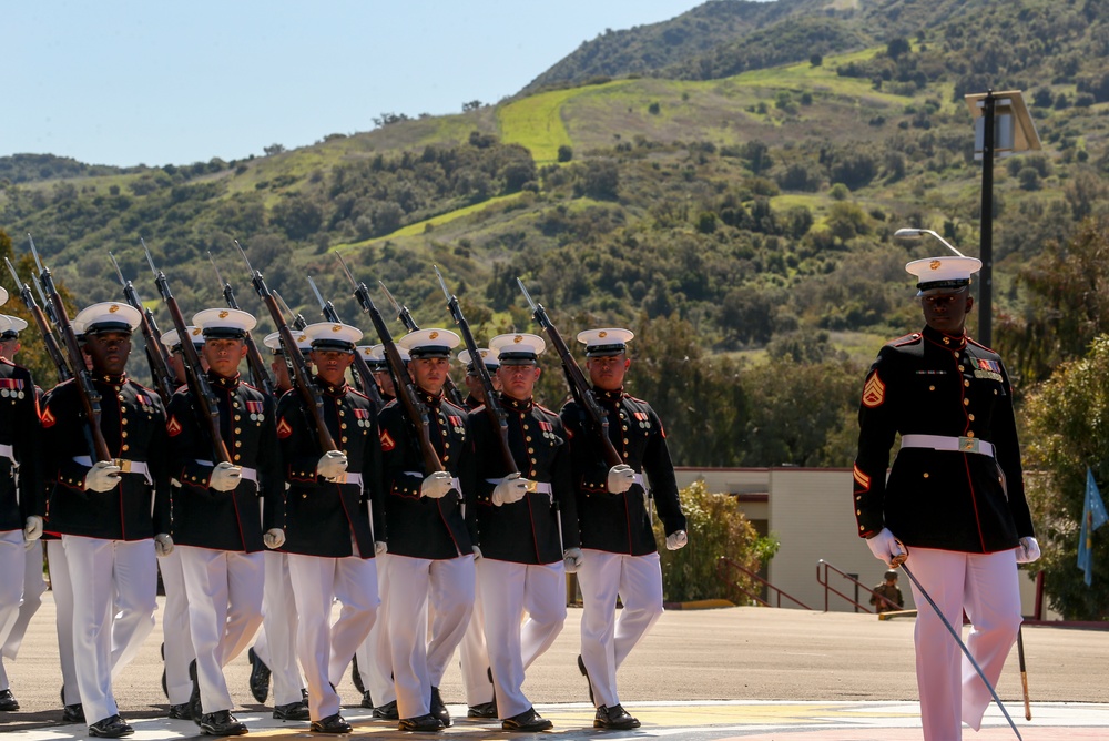 Battle Color Detachment Performs at SOI West