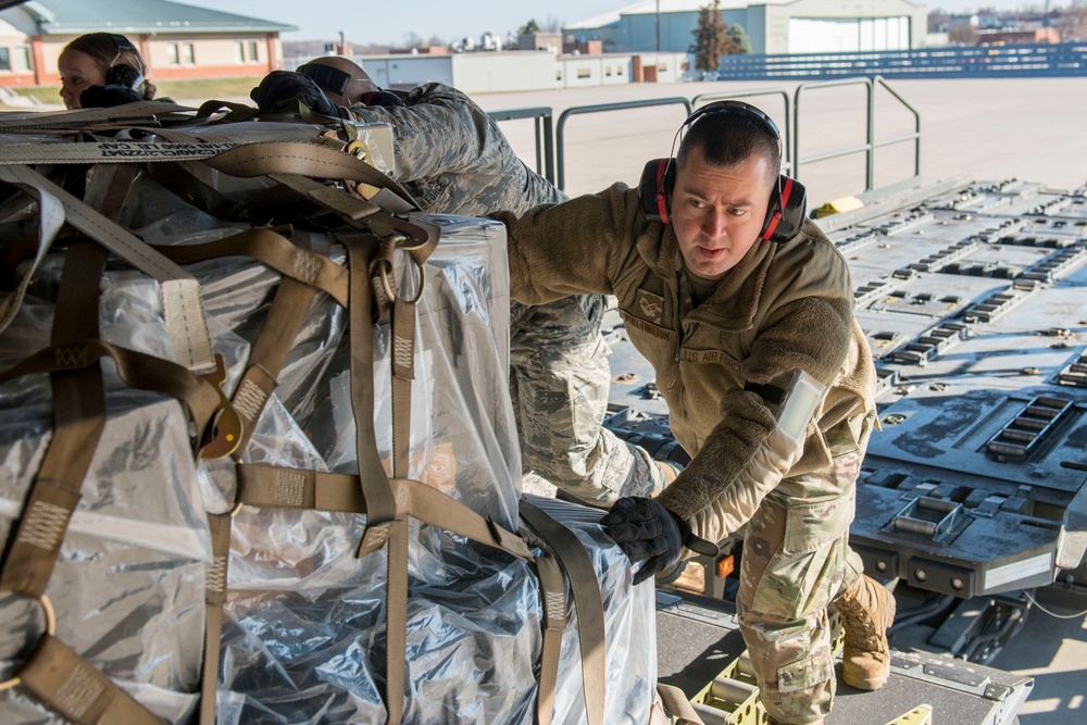 DVIDS - Images - Small air terminal conducts training exercise [Image ...