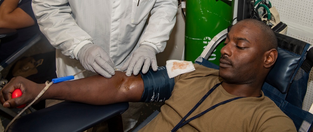 Nimitz Sailor Donates Blood During Dlood Drive