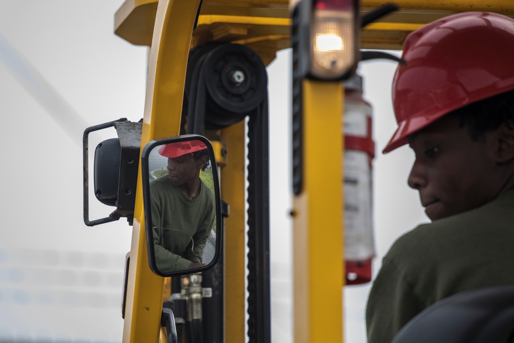 Slow and Steady | 3rd MLG Marines participate in a Forklift Operators Course