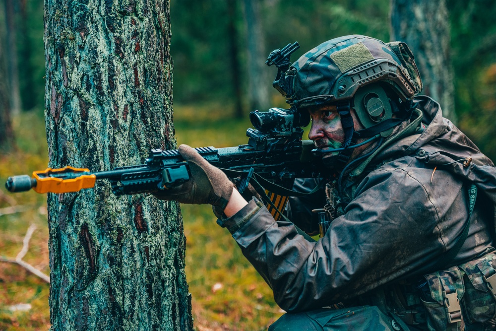 NATO BG-P Soldiers complete a British Army leadership course