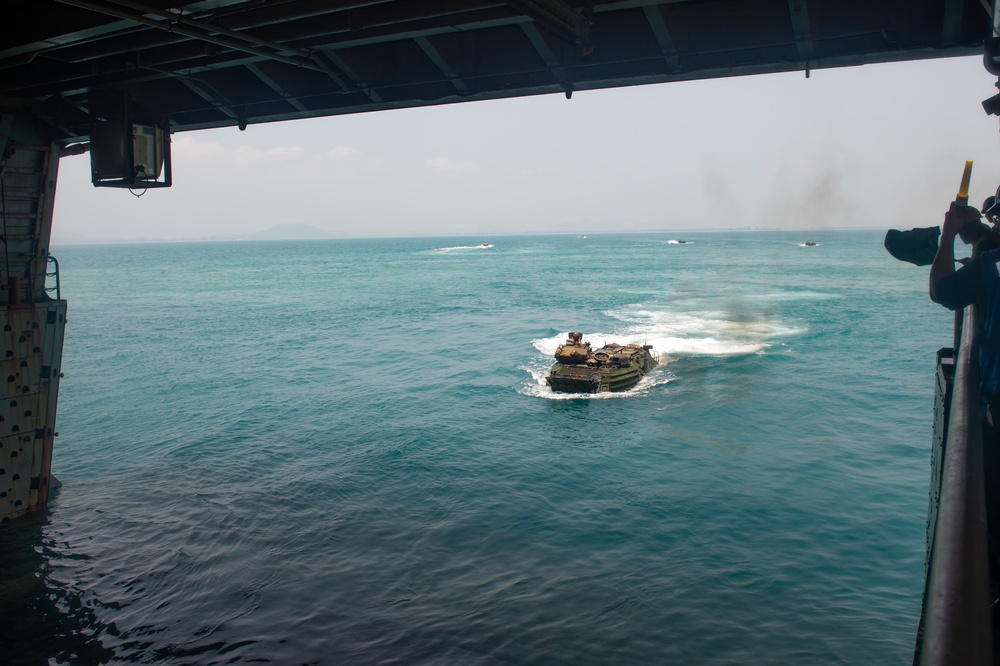 USS Green Bay AAV operations, March 11, 2020