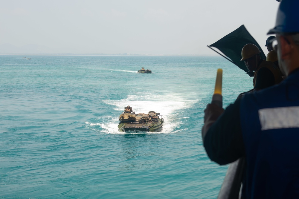 USS Green Bay AAV operations, March 11, 2020