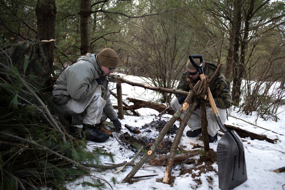 CWOC; Soldiers and Marines build for below zero
