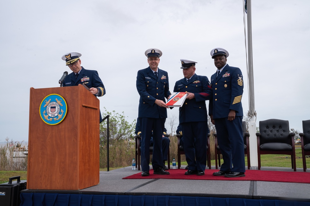 Coast Guard awards Silver Lifesaving Medal in Mobile, Alabama