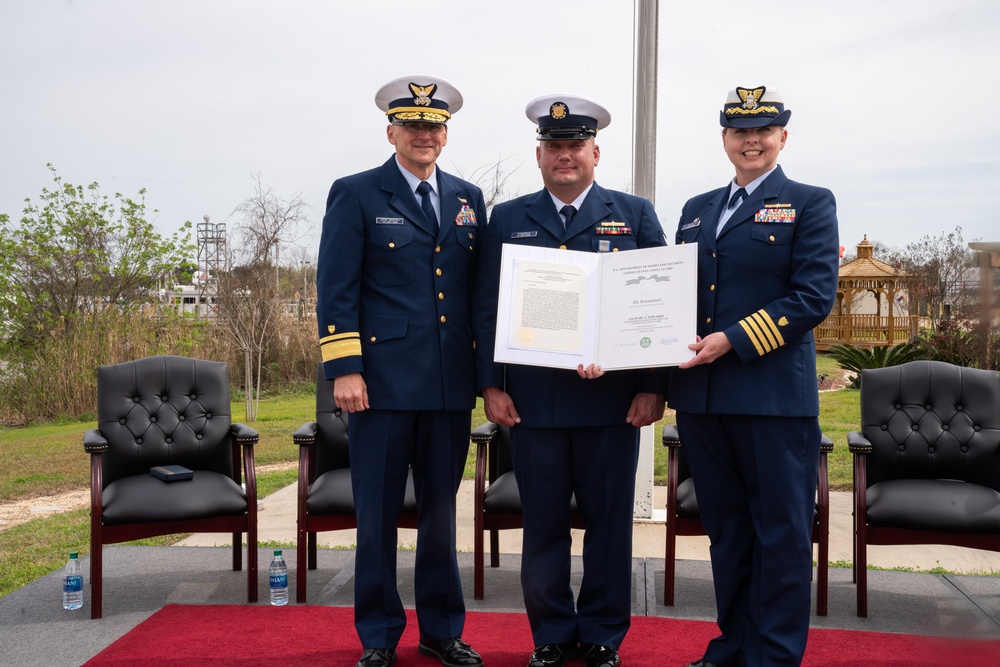 Coast Guard awards Silver Lifesaving Medal in Mobile, Alabama