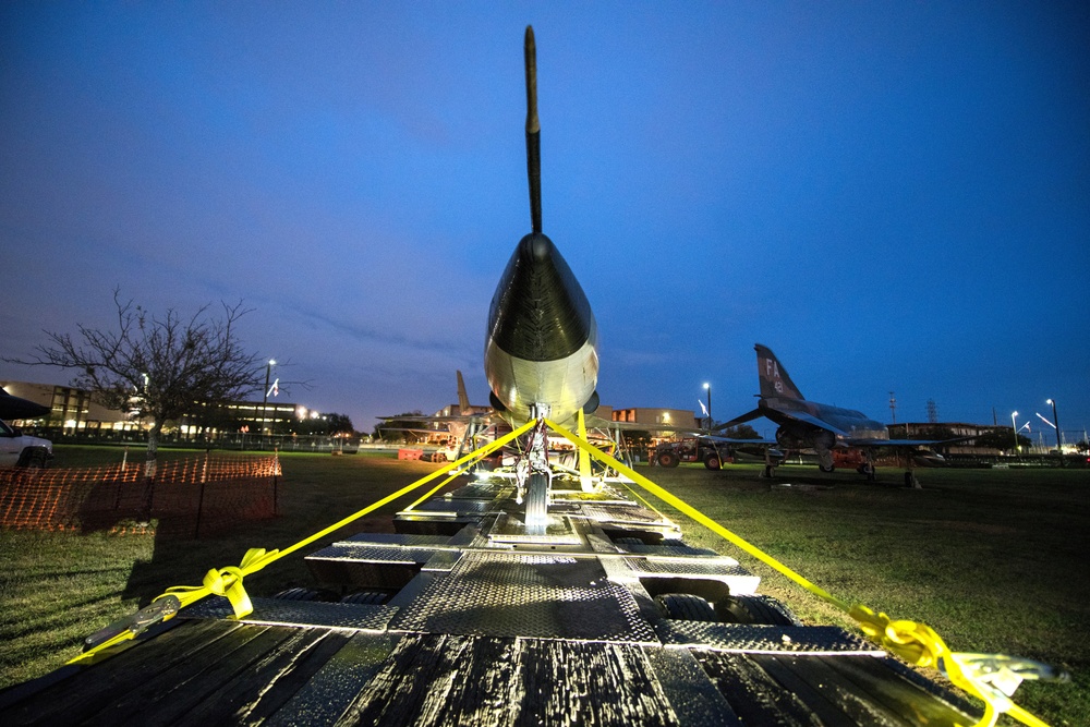 Static display on the move to new location
