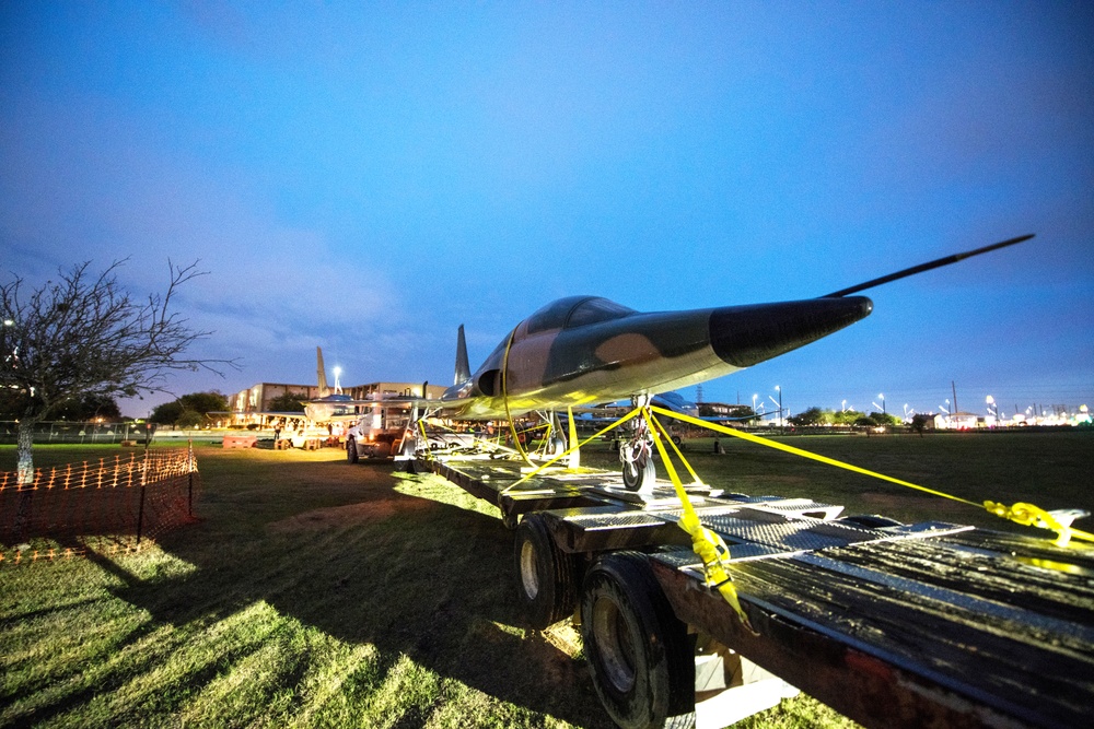 Static display on the move to new location