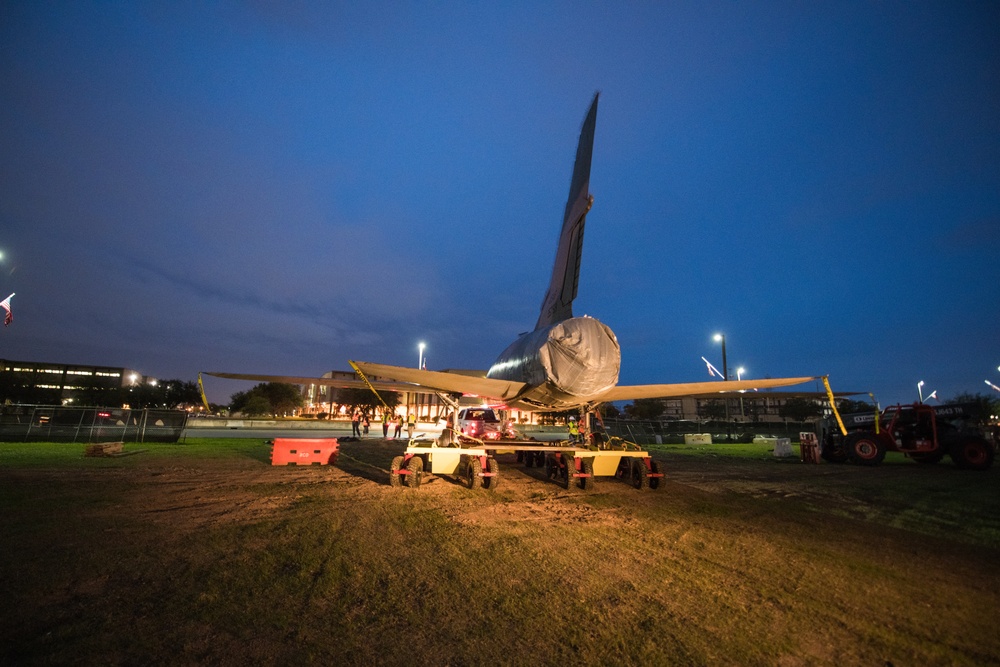 Static display on the move to new location
