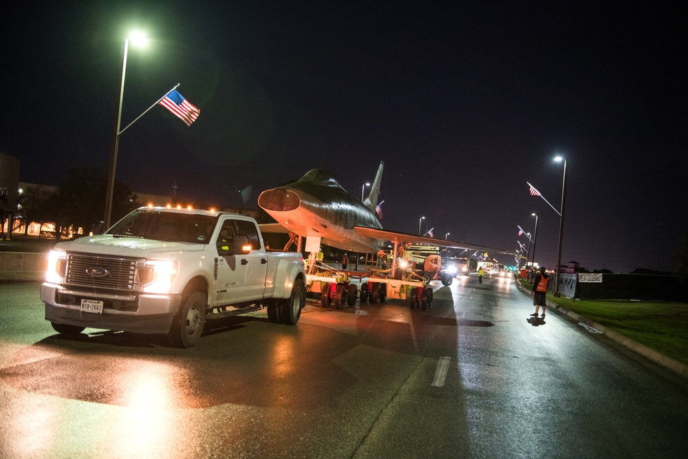 Static display on the move to new location