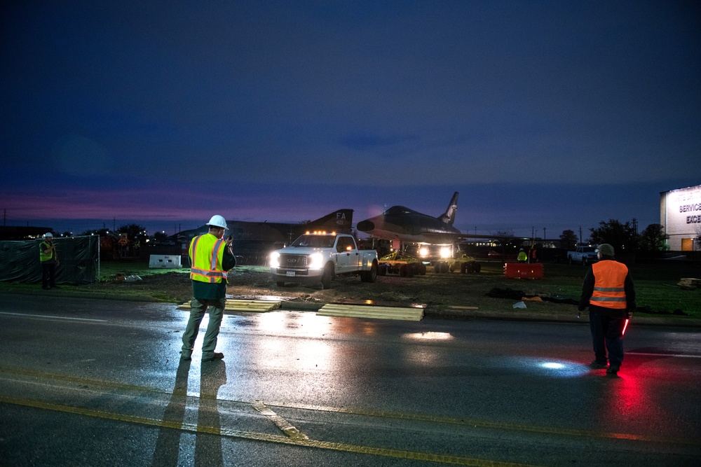 Static display on the move to new location