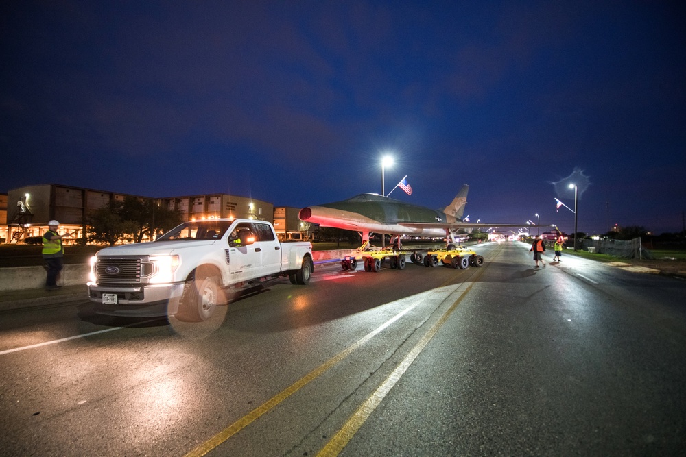 Static display on the move to new location