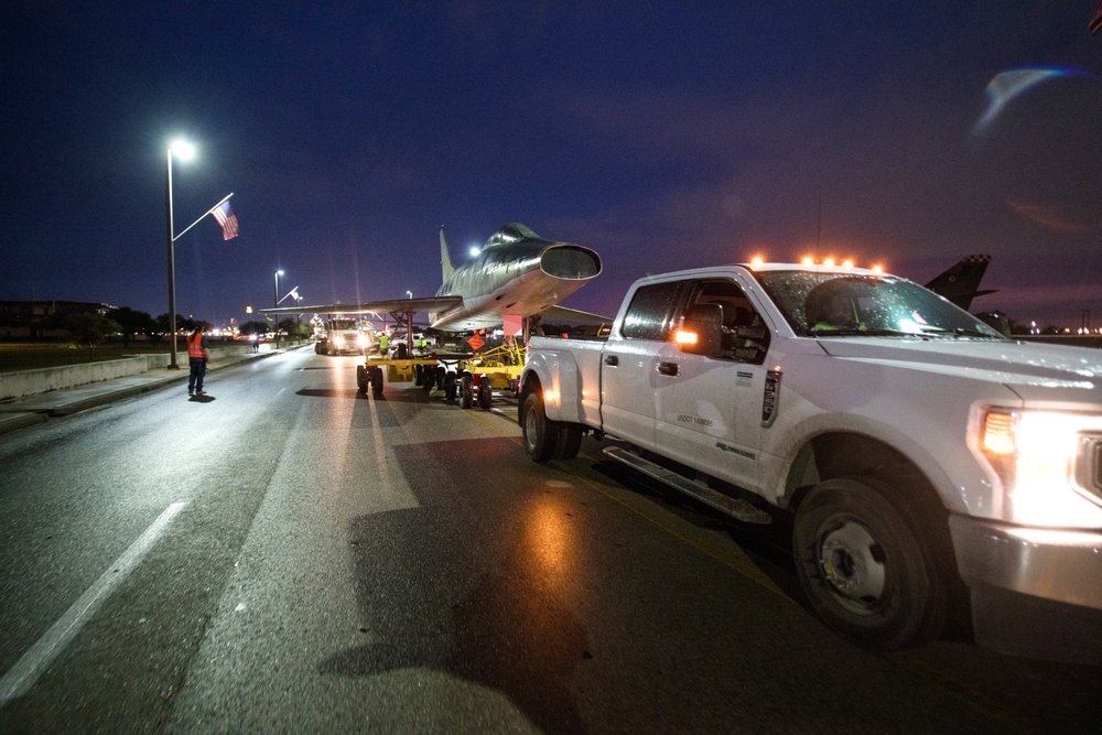 Static display on the move to new location
