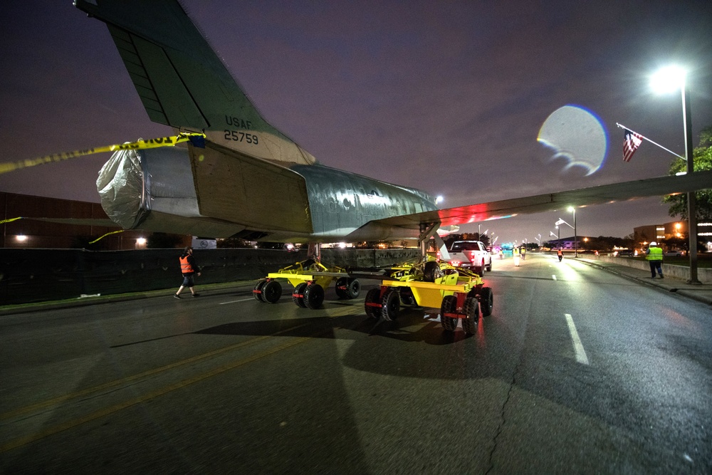 Static display on the move to new location