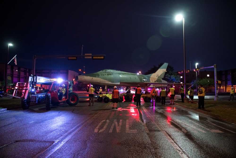 Static display on the move to new location