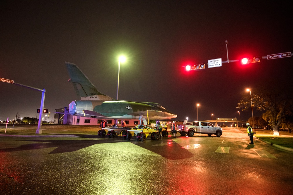 Static display on the move to new location