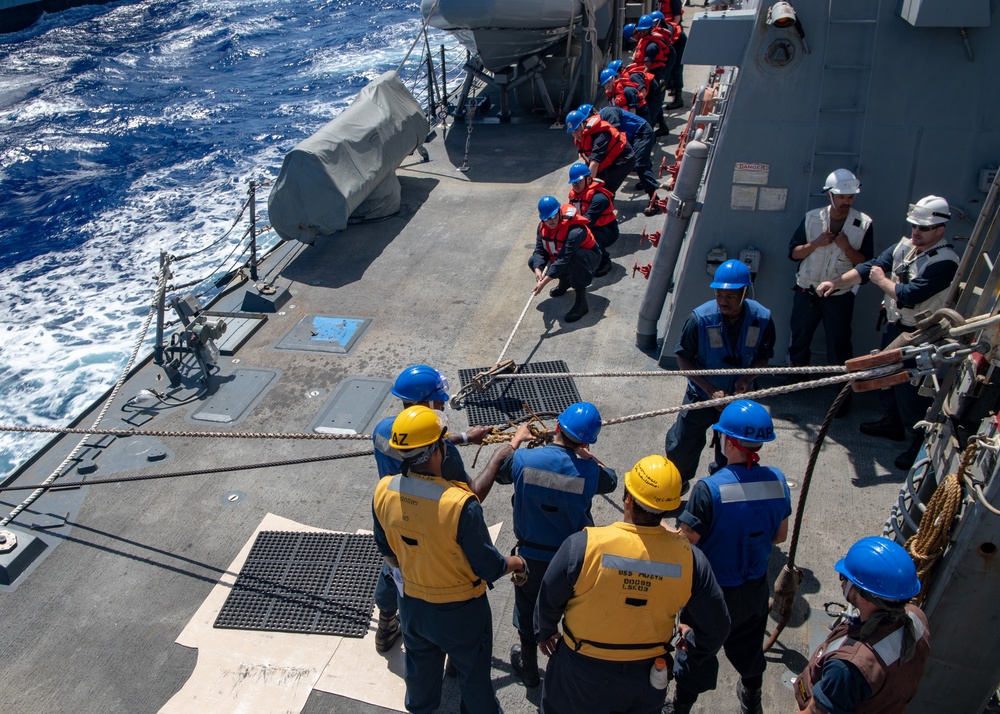 USS Mustin Conducts Replenishment-at-Sea