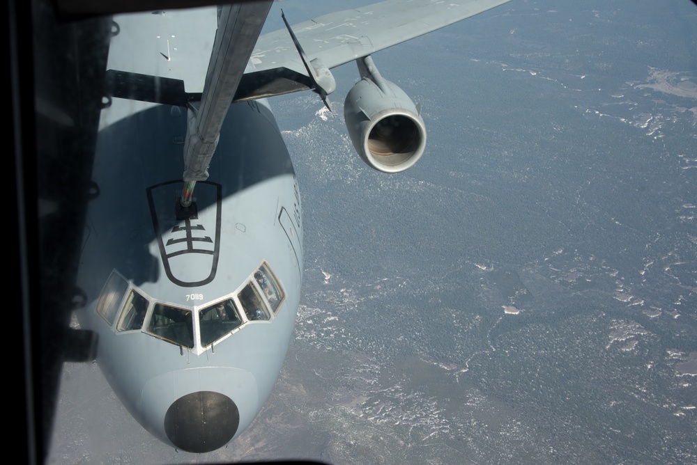 KC-10 aircrew maintains mission readiness