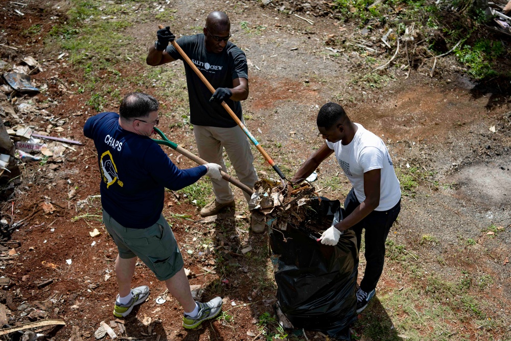 U.S. Marines and Sailors volunteer with Island Girl Power U.S. Marines and Sailors volunteer with Island Girl Power