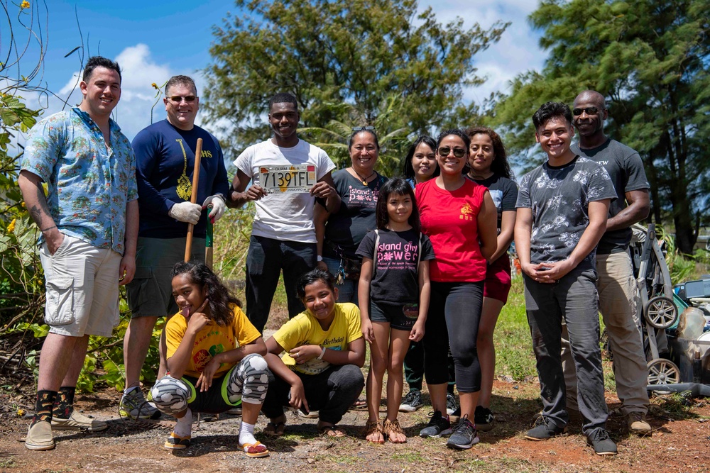 U.S. Marines and Sailors volunteer with Island Girl Power U.S. Marines and Sailors volunteer with Island Girl Power