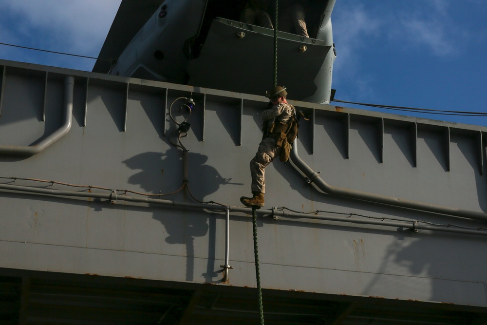 Fox Company fast-ropes aboard Bataan