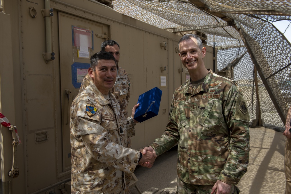 Maj. Gen. Alexus Grynkewich visits the 386th Air Expeditionary Wing