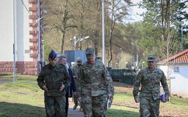 LTG Jürgen Knappe Visits RMCC and JSCC