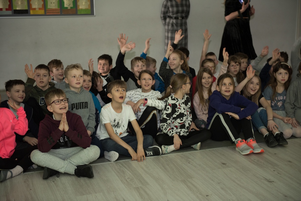Community of Pruszcz Gdański embrace Soldiers during outreach tour