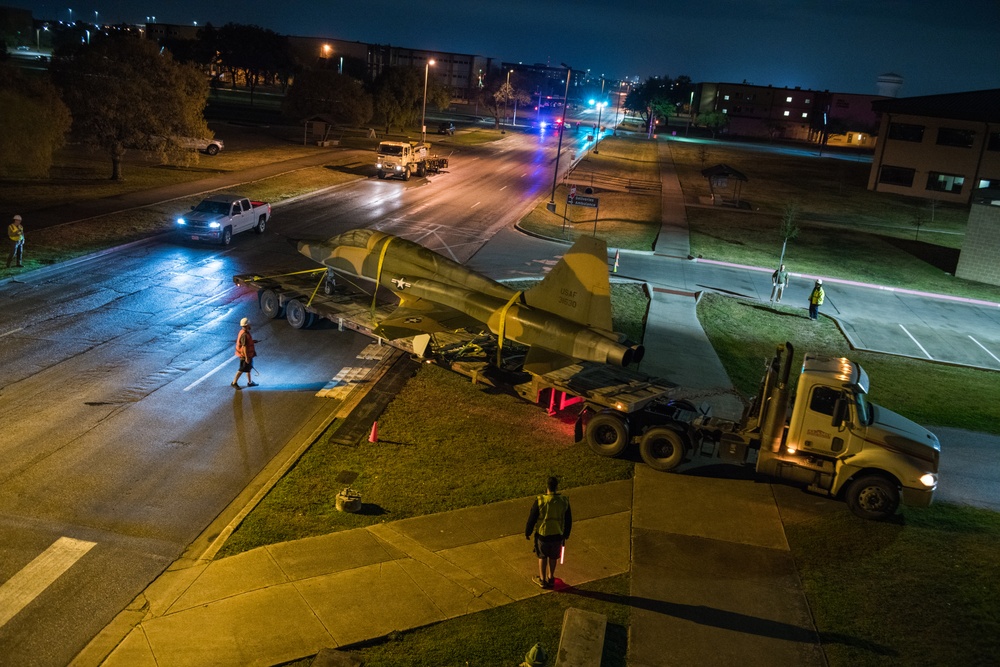 Static display on the move to new location