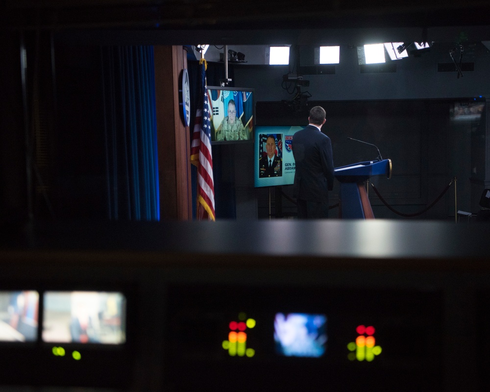 USFK Commander Briefs Pentagon Reporters