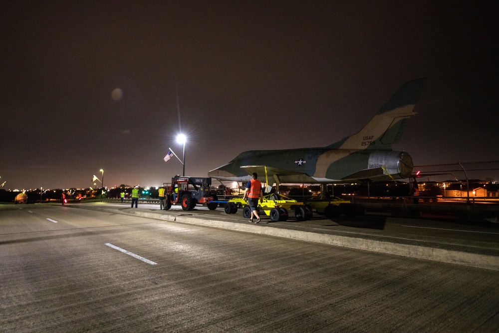 Static display on the move to new location