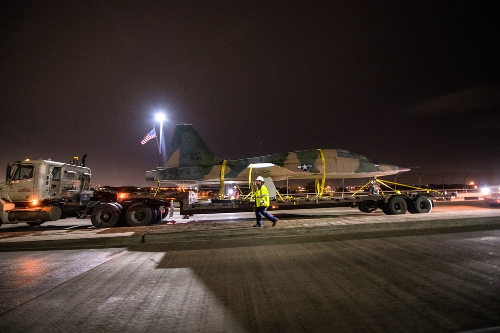 Static display on the move to new location