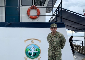 NAMRU-6 Microbiologist Embarks with Peruvian Navy Vessel along the Amazon River