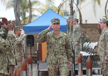 EOD Mobile Unit Eleven Conducts Change of Command